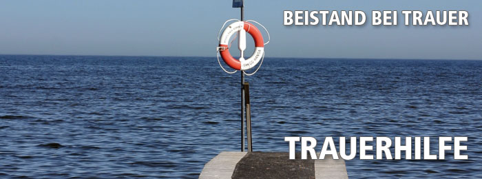 Kirchlicher Raum mit ruhiger Atmosphäre